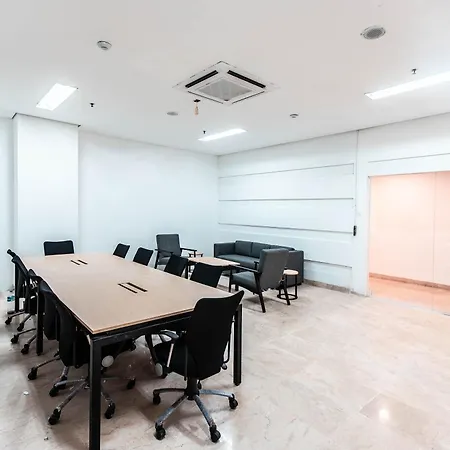Super Oyo Townhouse 1 Hotel Salemba-3